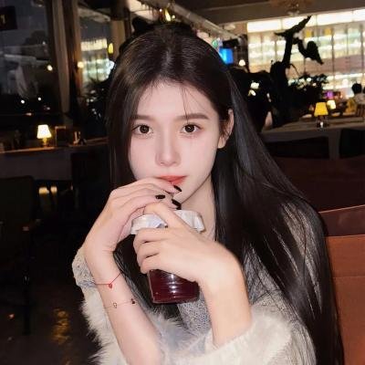 小姑娘艾萝依
